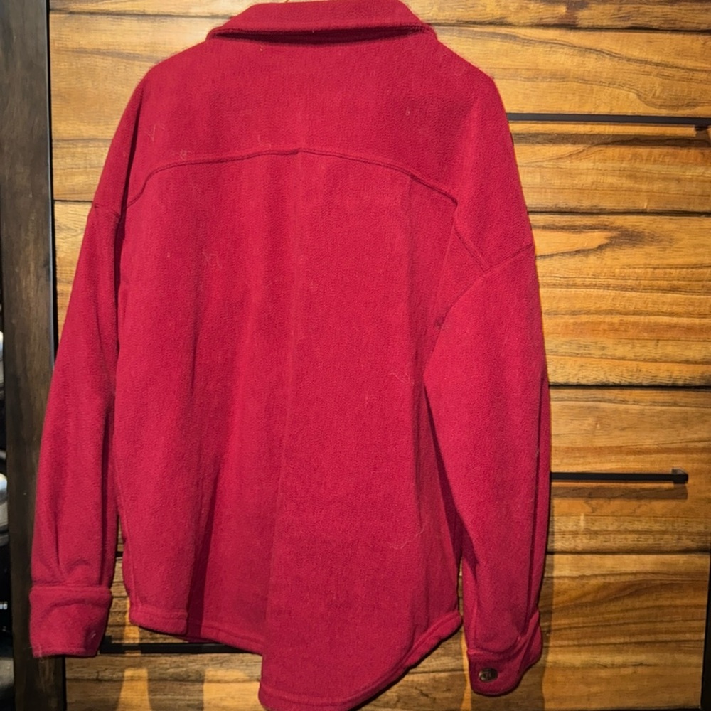 Red shacket - Picture 2 of 4